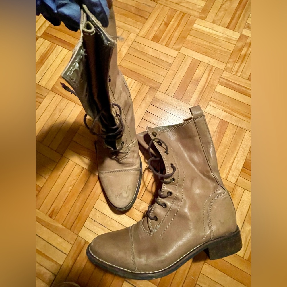 Stylish Taupe Tan Leather Combat Boots – Size 39